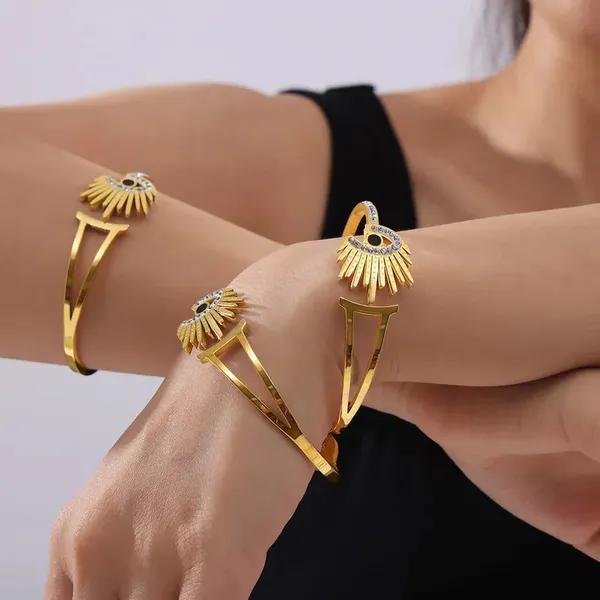 Gold_Retro_Eye_Bracelets_For_Women